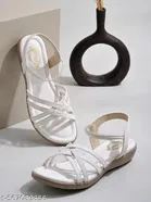 Shoetopia Girls Flat Sandals White Size 4.0