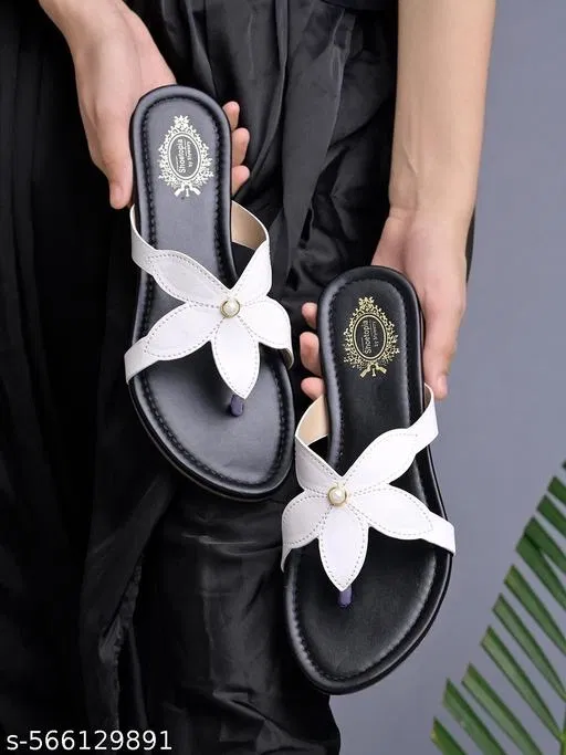 Shoetopia Girls Embellished Flat Sandals Black Size 4