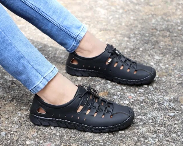 Sandals for Men (Black, 8)