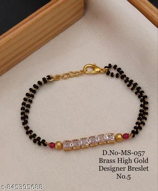 Stylish Bracelet for Women (Gold, Free Size)
