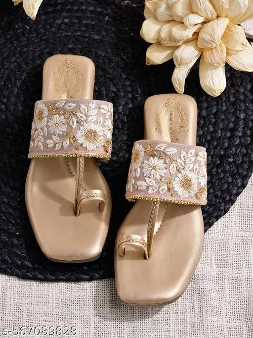 Shoetopia Girls Embellished Flat Sandals Gold Size 7.0