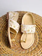 Shoetopia Flat Cream Embellished Size 5.0