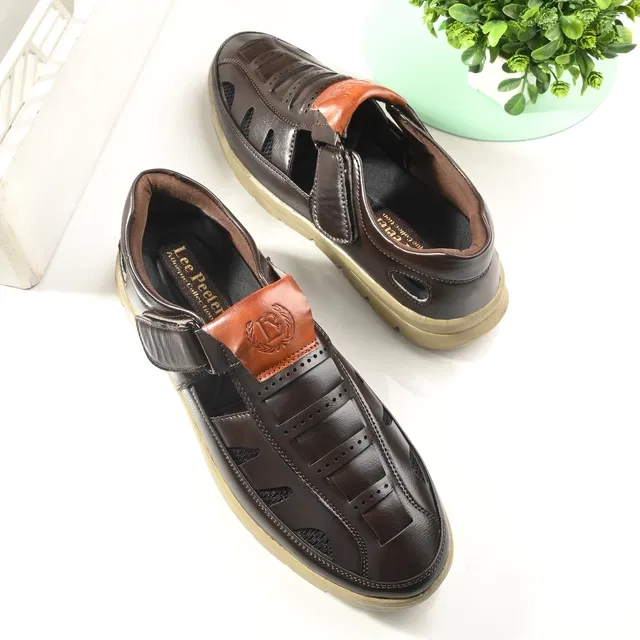 Sandals for Men (Brown, 7)