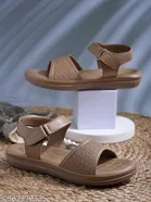 Shoetopia Girls Beige Sandals Size 7.0