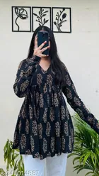 Ethnic Motif Printed V-neck Rayon Short Kurti for Women 