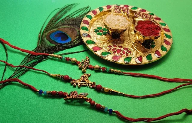 Combo of 3 Pcs Rakhi with 4.5 inch Plate (Multicolor, Set of 1)