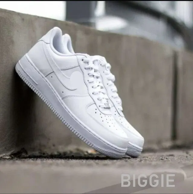 Sneakers for Men (White, 7)