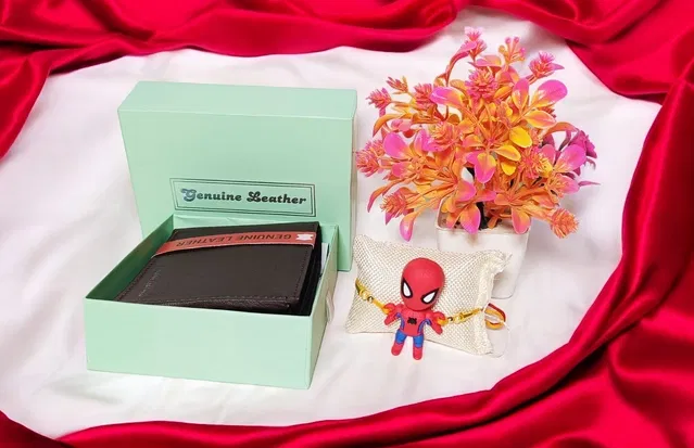 Synthetic Rakhi with Wallet (Multicolor, Set of 1)