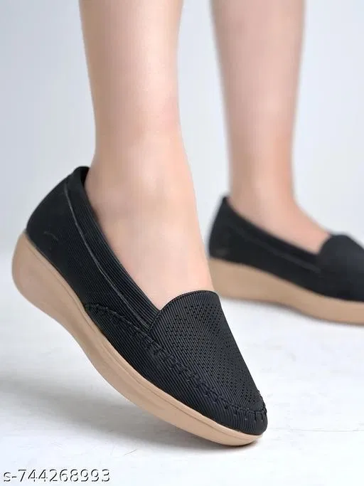 Shoetopia Girls Casual Shoes Black (4.0)