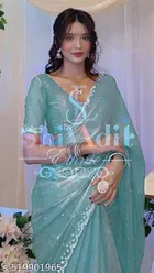 Jimmy Choo Solid Saree For Women, Green