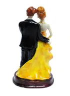 Polyresin Loving Couple Showpiece 