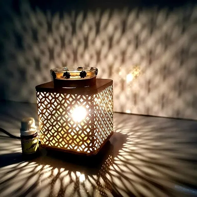 Metal Decorative Electric Moroccan-Style Oil Burner with Oil (10 ml) (Gold, Set of 1)