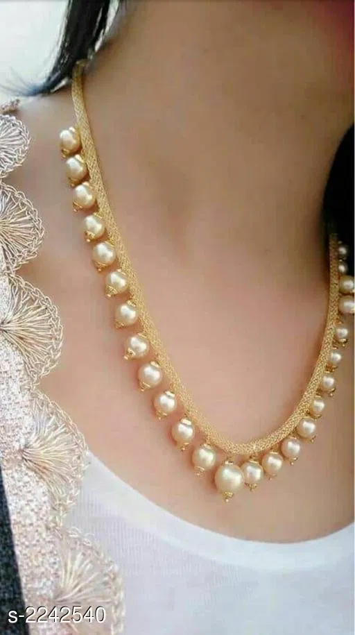 Elegant Pearl Jewellery Set