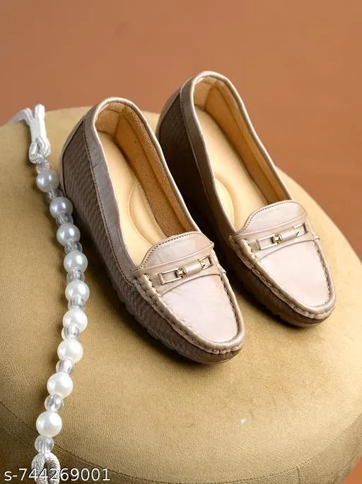 Shoetopia Girls Casual Shoes Cream (8.0)