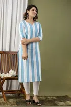 Women Cotton Blend Striped Kurta 