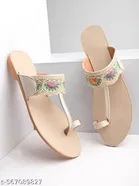 Shoetopia Girls Printed Flat Sandals Cream Size 7.0