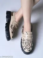 Shoetopia Girls Casual Shoes Brown 