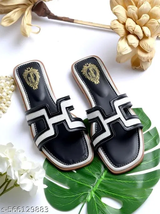 Shoetopia Girls Textured Flat Sandals Black Size 3