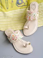 Shoetopia Girls Embellished Flat Sandals Cream Size 7.0