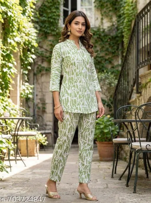 Kurta Set for Women (Green, XS)