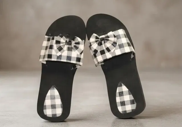 Eva Sliders for Women (Black, 5)