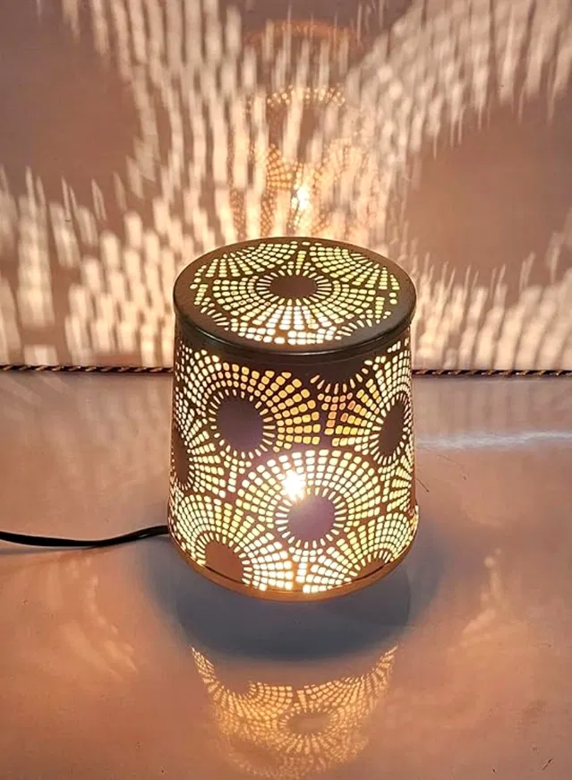 Metal Decorative Electric Moroccan-Style Oil Burner with Oil (10 ml) (Gold, Set of 1)