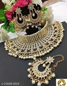 FASHIONABLE JEWELLERY FOR WOMEN