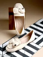Shoetopia Solid Patent Leather Ballerinas 