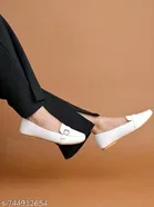 Shoetopia Girls Solid Ballerinas White Size 4