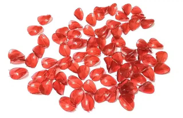 Leaf Shape Plastic Sequins Craft Material (Red, Pack of 200)