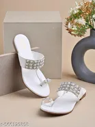 Shoetopia Girls Embellished Flat Sandals White Size 8