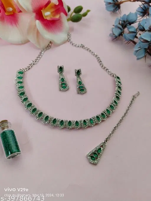 Necklace Set for Women (Green, Free Size)