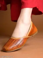 Shoetopia Brown Printed Punjabi Jutti 